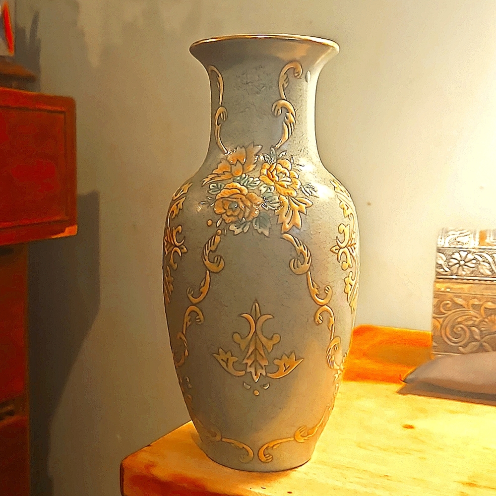 Antique Chinese vase